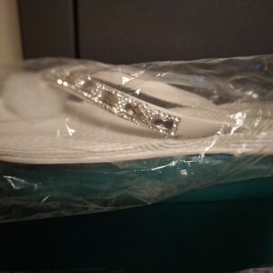 Lauren Lorraine Flip Flop white with Silver Accents